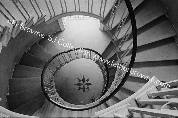 KILSHANNIG HOUSE SPIRAL STAIRCASE LOOKING DOWN FROM TOP